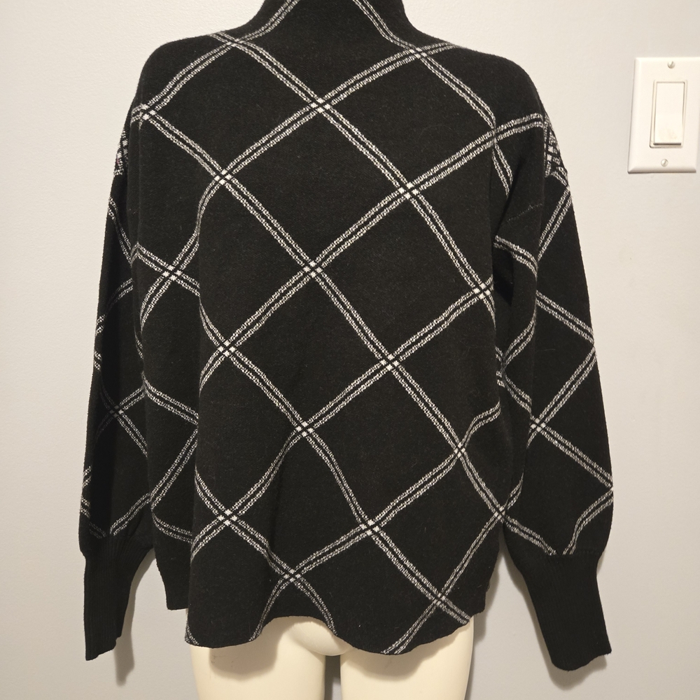 Tahari Black and White Grid Women's Turtleneck Sweater